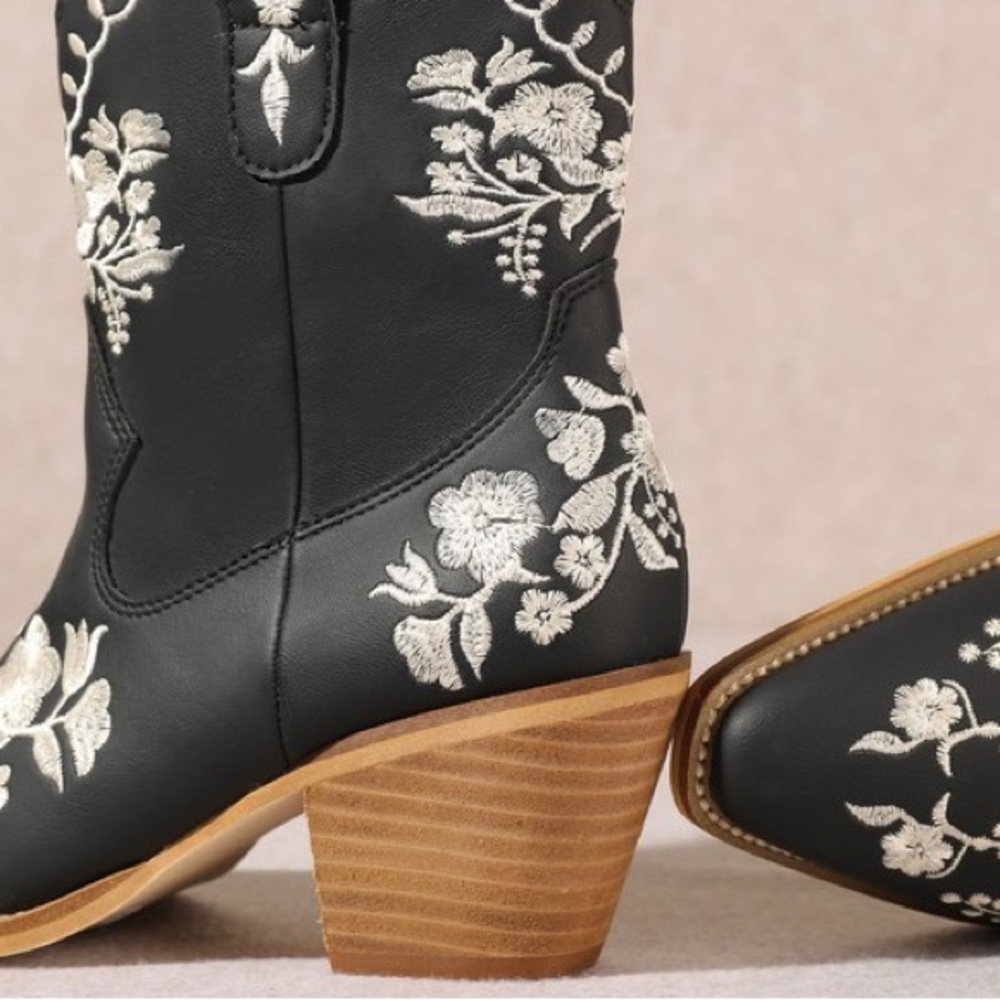 MIIM CAROLINE Black Faux Leather Embroidered Western Heeled Cowboy Booties - Picture 5 of 9